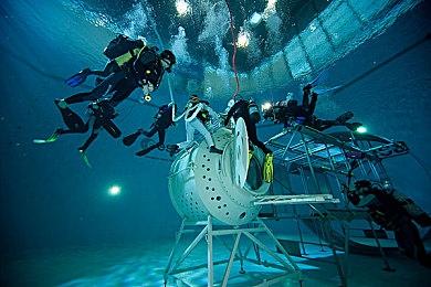 《卡里古拉2》PS5发售视频 支持繁体中文